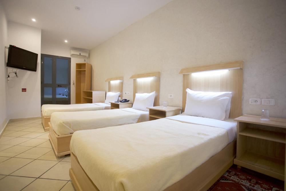 Hotel Roma ตูนิส ภายนอก รูปภาพ