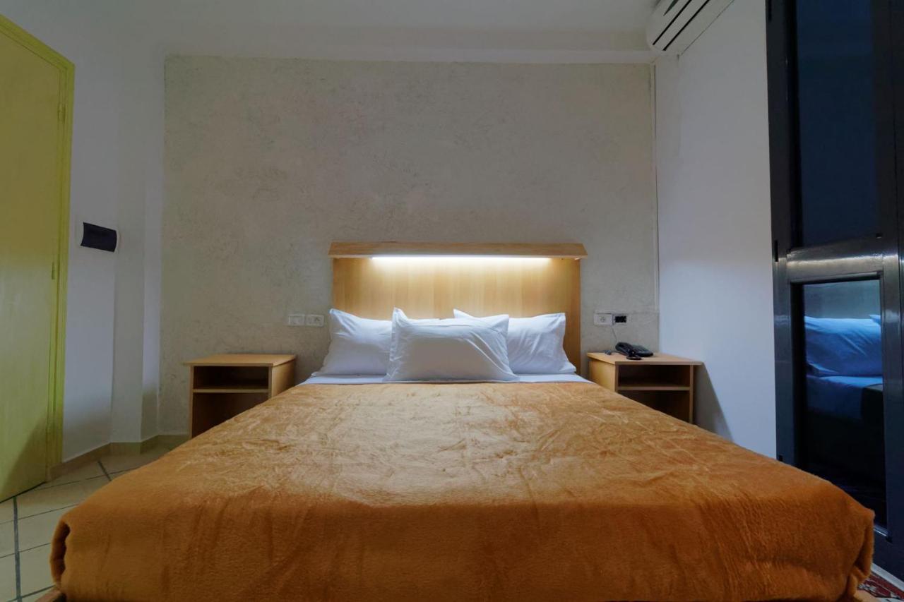 Hotel Roma ตูนิส ภายนอก รูปภาพ